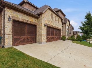 10322 Trail Ridge Dr, Benbrook, TX 76126