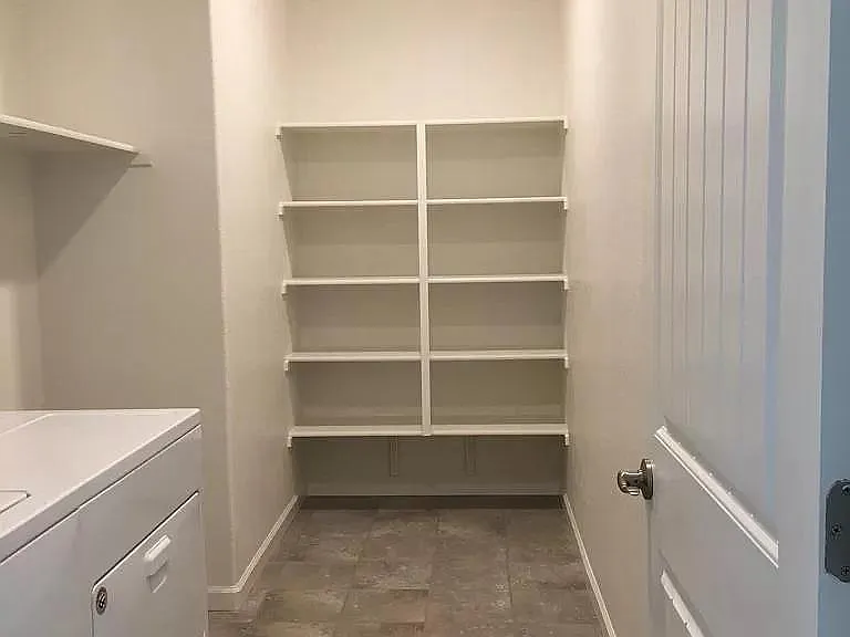 2522 Amelia Earhart Ave — Photo 15