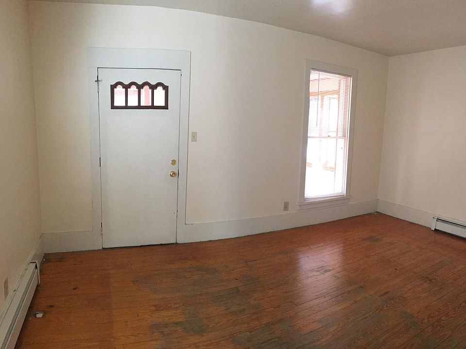 Living Room (1st floor bedroom)