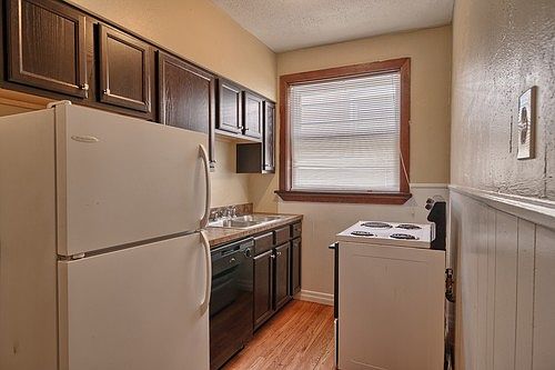 5th image of 4968 Lindenwood Ave