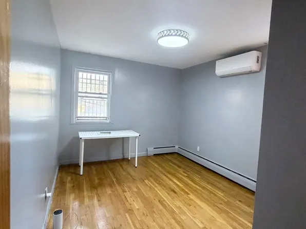 3183 140th St Floor 2, Flushing, NY 11354