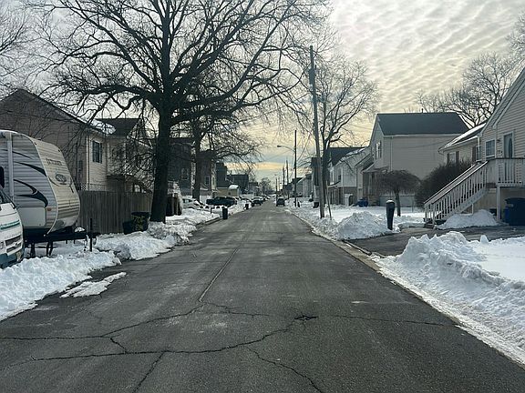 5th image of 705 8th St