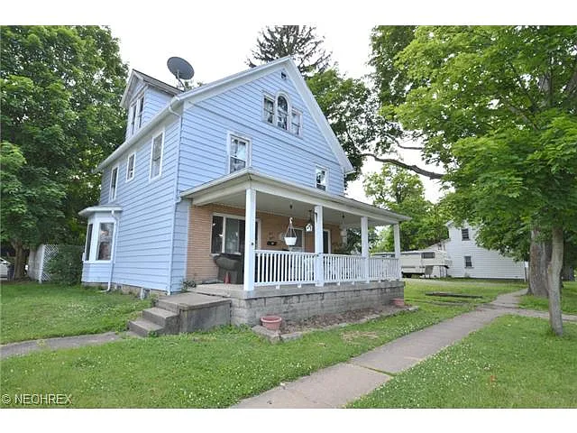 103 W Main St photo 1