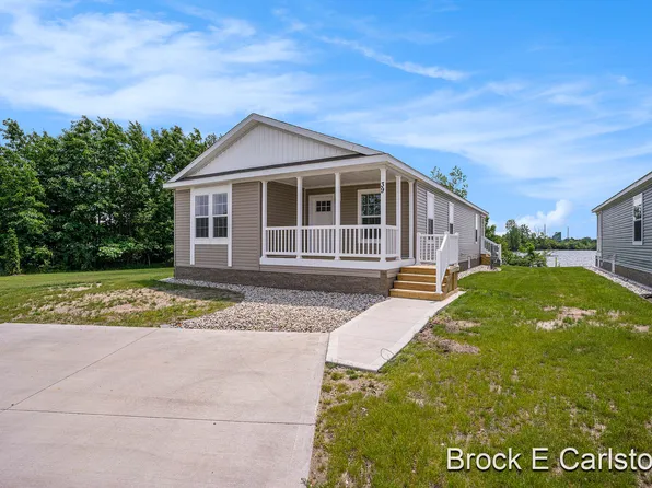1283 E Ellis Rd #39, Norton Shores, MI 49441