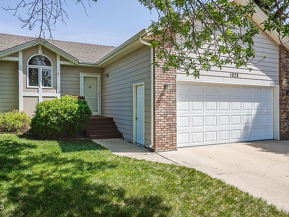 3rd image of 1028 Mouton Ave