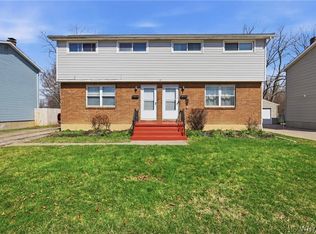 54 Creekside Dr, Cheektowaga, NY 14227