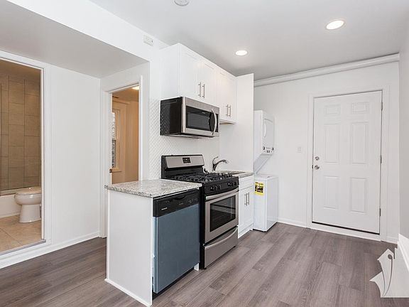 3rd image of 2426 W Iowa St #Sff