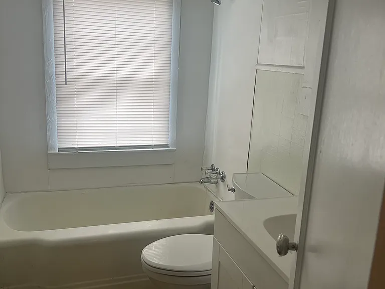 1121 Williams St — Photo 5