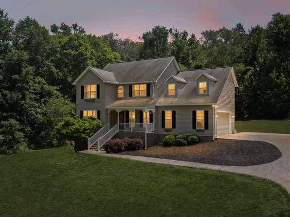383 Bloomington Dr, Dalton, GA 30721