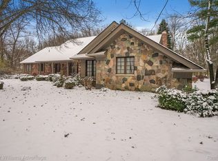 5169 Van Amberg Rd, Brighton, MI 48114