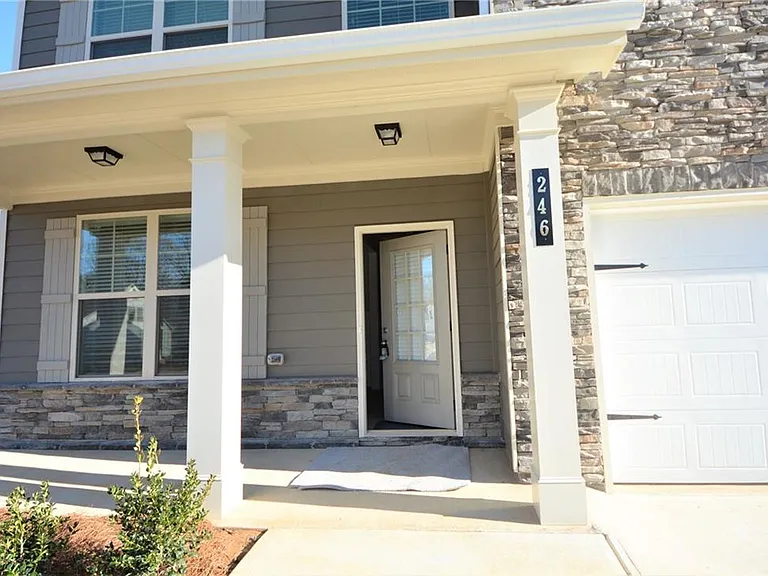 246 Hellen Valley Dr — Photo 5