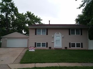 5025 45th Avenue Ct, Moline, IL 61265