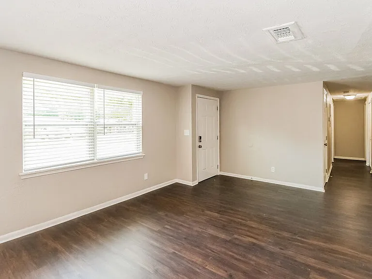 7563 Patrice Ct — Photo 5