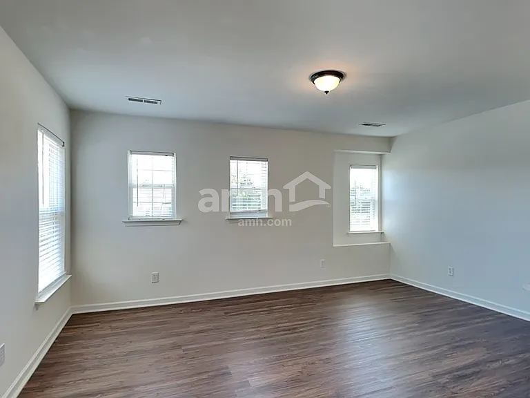 35 Border Ave — Photo 21