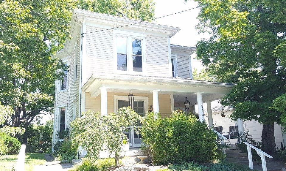 1st image of 114 E Campbell St