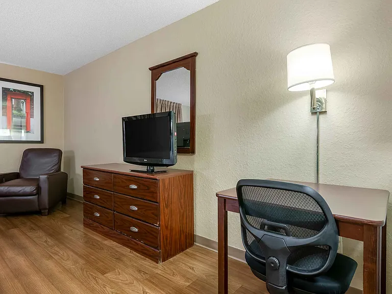 Studio Suite - 2 Full Beds