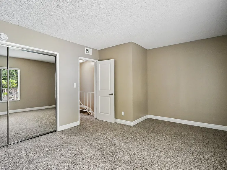 Townhome Primary Bedroom