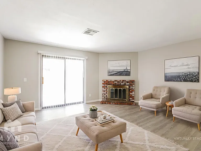 261 Queen Marie Ct — Photo 2