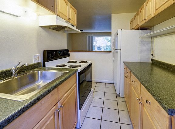 941 15th Street #1 Kitchen