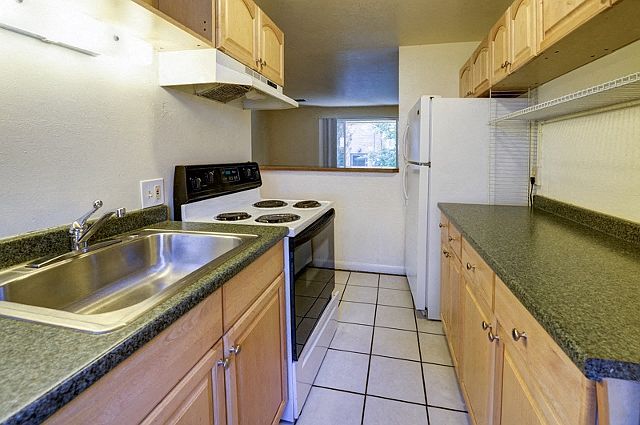 941 15th Street #1 Kitchen