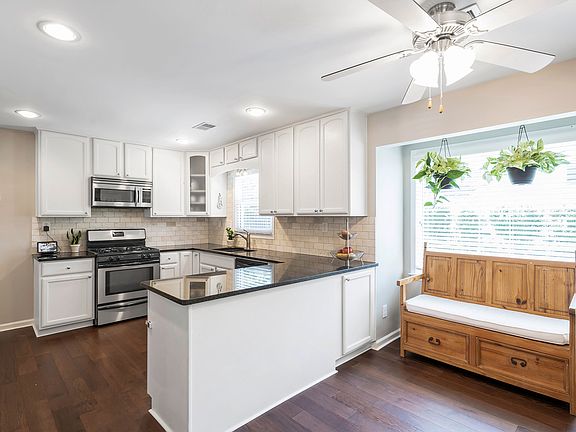 2nd image of 1075 Trailmore Dr