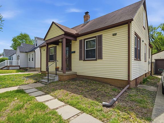 3rd image of 1514 W Margaret Ave