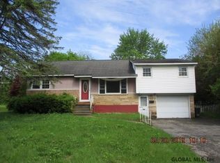 141 Dartmouth St, Schenectady, NY 12304