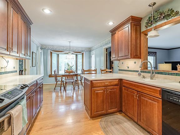 5th image of 9915 Boxwood Ct