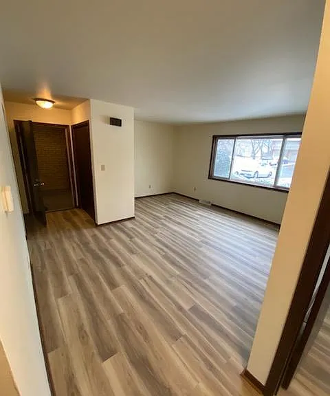 40 Oak Ct #C — Photo 3