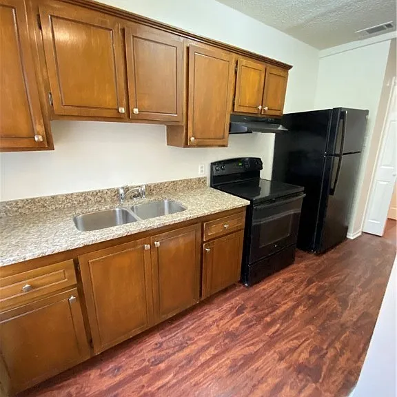 344 Price St — Photo 6