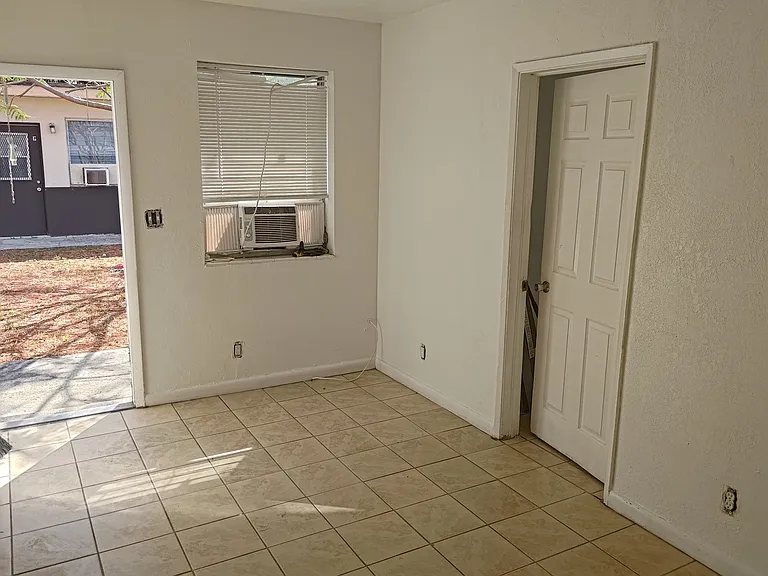 436 NW 15th Way #A — Photo 5