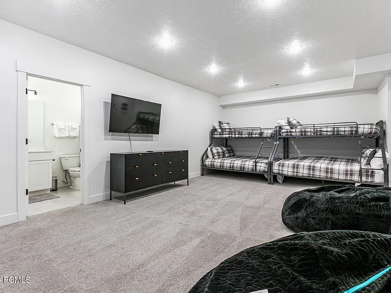 6885 Woods Rose Dr — Photo 29