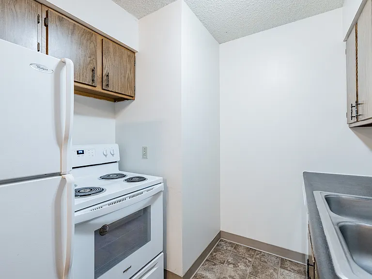 1528 C St #5 — Photo 7