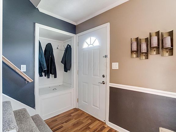 3rd image of 7585 Burkey Ave