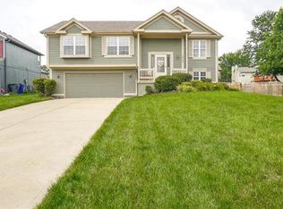 16322 S Church St, Olathe, KS 66062