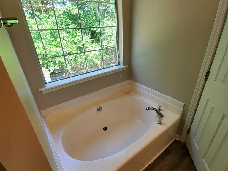 4130 Janel Ln — Photo 9