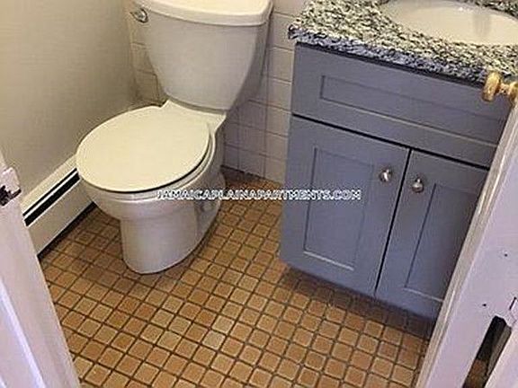 5th image of 3148 Washington St #2