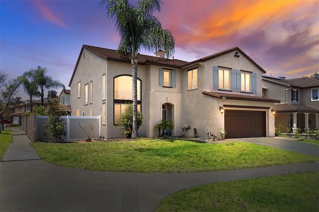 Building Photo - 1020 Riverbend Cir