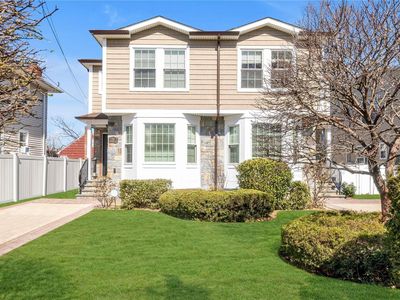 39 Nesaquake Avenue, Port Washington, NY, 11050
