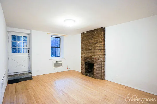 Rented by City Connections Realty | media 10