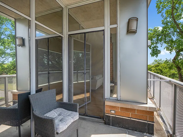 525 Kedzie St — Photo 86