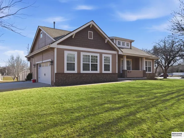 8237 S 103rd Cir, La Vista, NE 68128