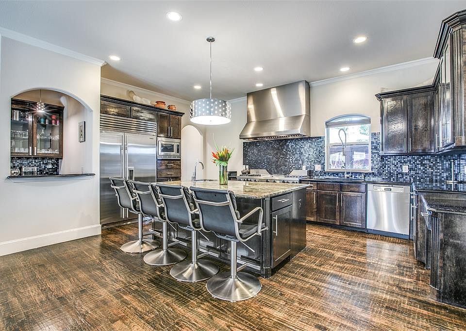 1st image of 2833 University Blvd