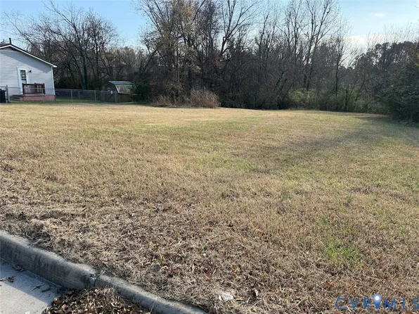 4 & 5 2nd St, Blackstone, VA 23824