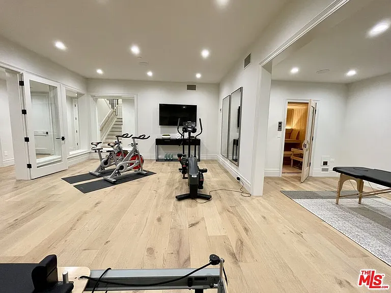 12730 Hanover St — Photo 10