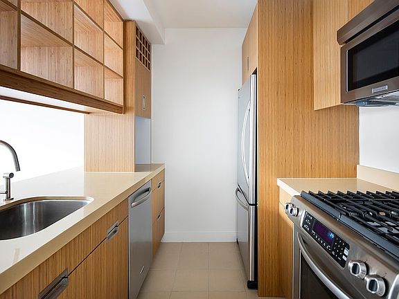 3rd image of 450 W 17th St APT 514