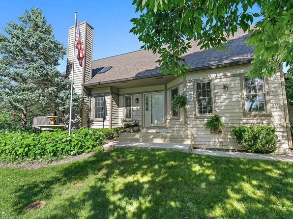 310 Kazimour Dr #310, Barrington, IL 60010