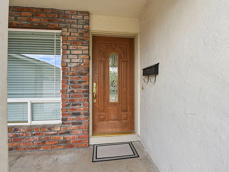1559 Chambers Dr — Photo 5