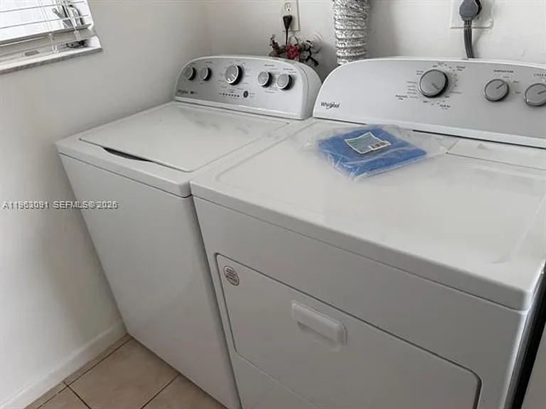 4617 NW 2nd Ter #4619 — Photo 11