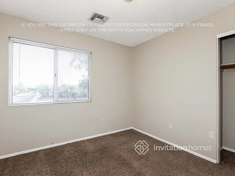 429 W Renee Dr — Photo 5